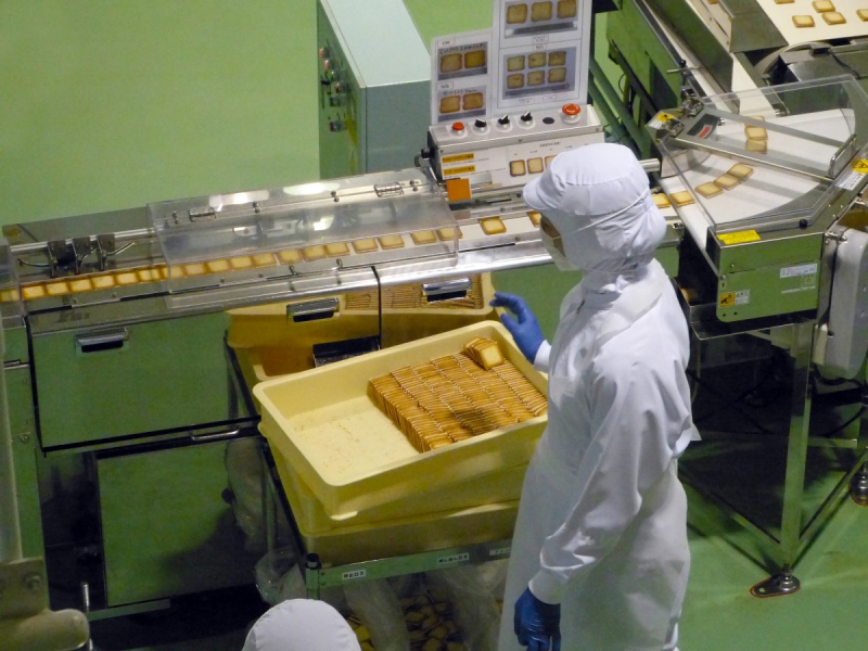 boulangerie-TOURRETTE LEVENS-min_japan_sapporo_chocolate_factory_label_packaging_cookie_machine_operator-961505
